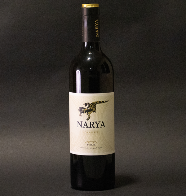 Botella de Narya 2021 sobre fondo oscuro